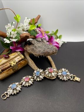 Hobé 57 rhinestone bracelet vintage